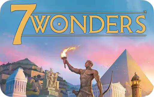 De cover van het spel 7 Wonders met de Kolos van Rhodos op de voorgrond en de vuurtoren van Alexandrië op de achtergrond, met de piramiden op de achtergrond.